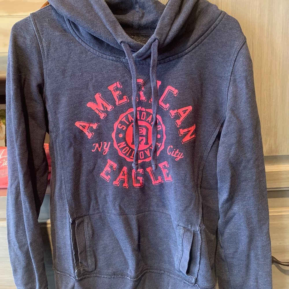American Eagle sweatshirt